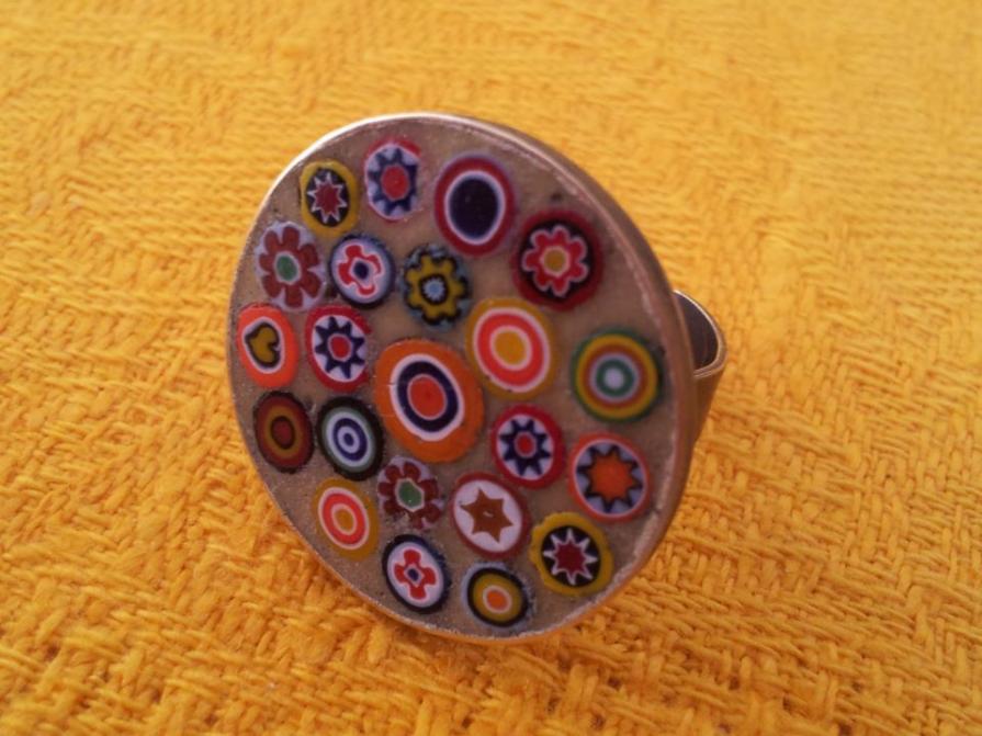 Anello  con murrine policrome in resina epossidica