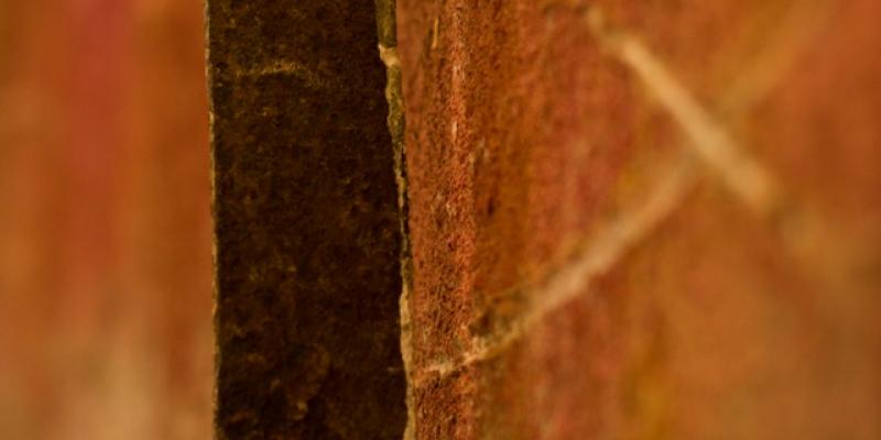 LA RUGGINE E LA LUCE