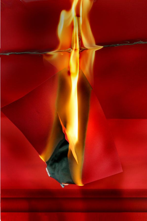 vedere tre spessori assommati, in-out-e di mezzo,uniti tra loro,da un anima pura.