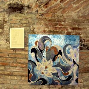 FOTO mostra LA FORMA E LA LUCE NASCOSTA.