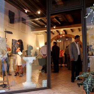 FOTO mostra LA FORMA E LA LUCE NASCOSTA.