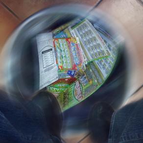 la mattina da cesare la gente butta via la vita.