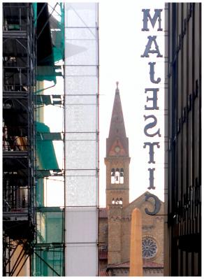 An hour, same square (Vertical)