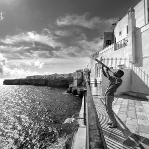 Jowee Omicil - Polignano a Mare