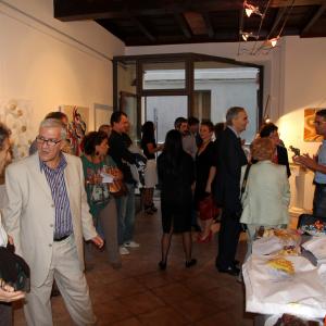 FOTO mostra LA FORMA E LA LUCE NASCOSTA.