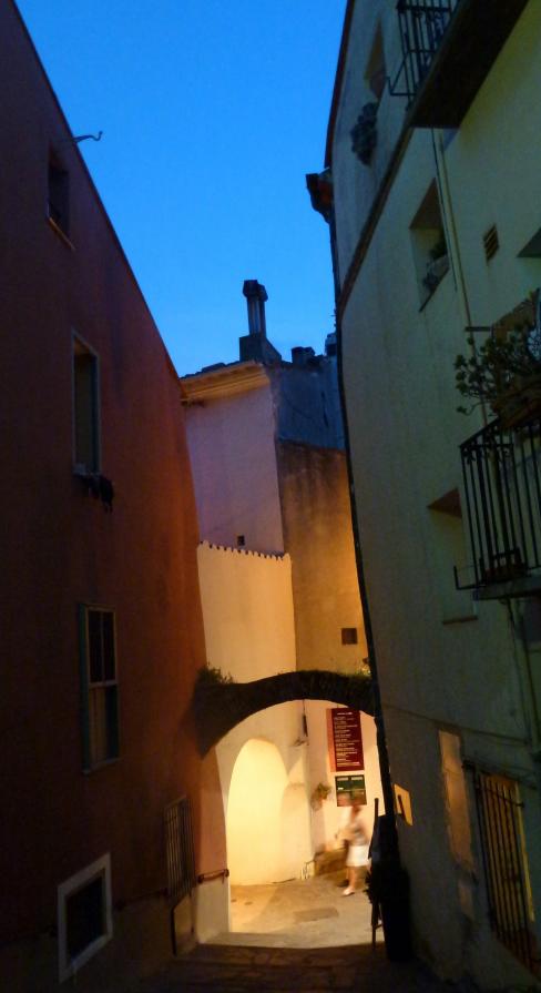 Rue de Collioure le soir