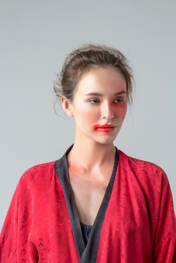 Swan series (Red lips)