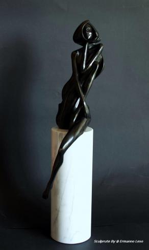 ELEGANZA - MODELLA IN POSA N°2