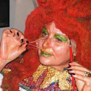 Up patriots to Art – Engagez-Vous!”La grotta della sibilla body art