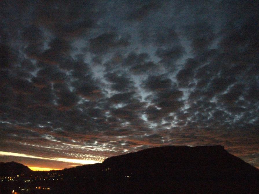 ...qui convien ch'om voli...