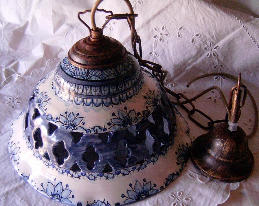 Lampadario monocromo blù