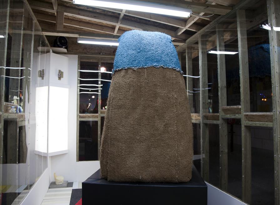 Il s'occupait, c'est vrai, de nos intérêts et de nos biens Il s'occupait, c'est vrai, de nos intérêts et de nos biens