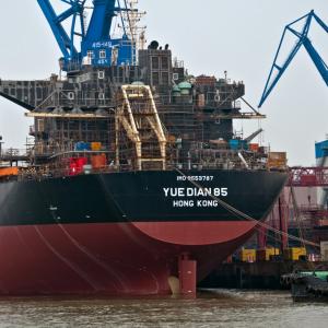 China. Shanghai. Contrasti tra nuovo e antico 1/2