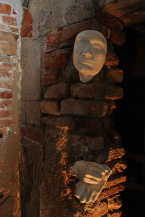 "low limited sculpture"