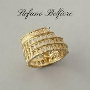 Premiazione Con L'Anello Colosseo di Belfiore a Laura Biagiotti Premiazione Con L'Anello Colosseo di Belfiore a Laura Biagiotti