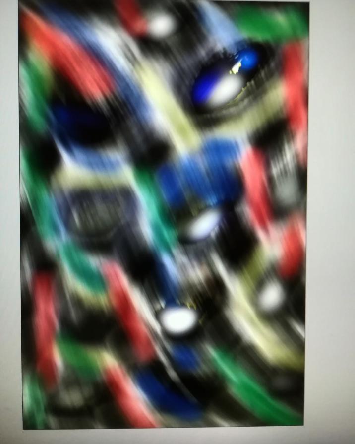 Ascolta il vento custodisce i nostri colori. 