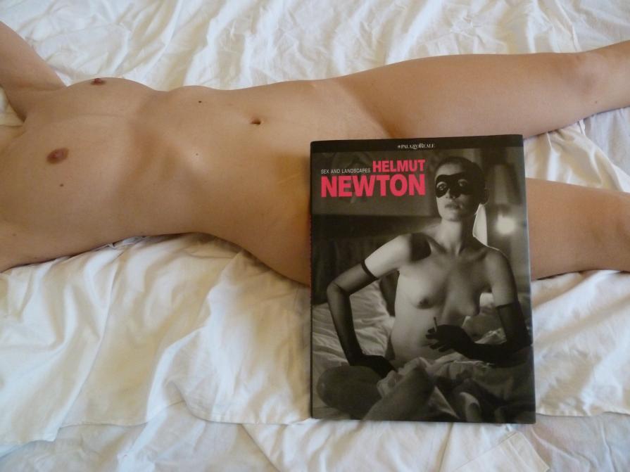 dedicato a helmut newton